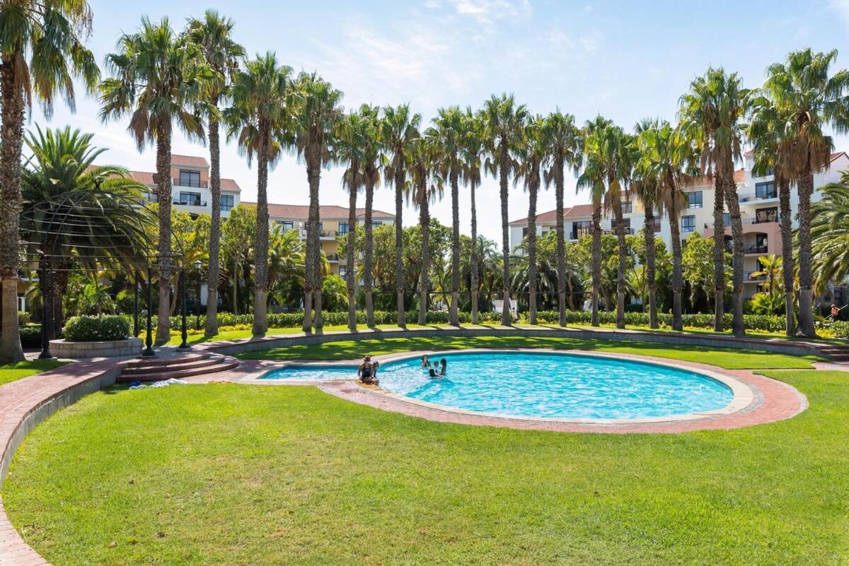 The Island Club Luxury Apartment *